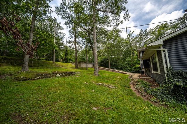 1056 S Deer Trail, Fredericktown, MO 63645