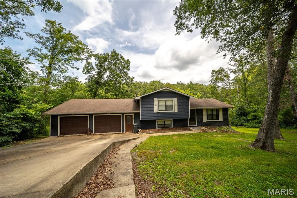 1056 S Deer Trail, Fredericktown, MO 63645