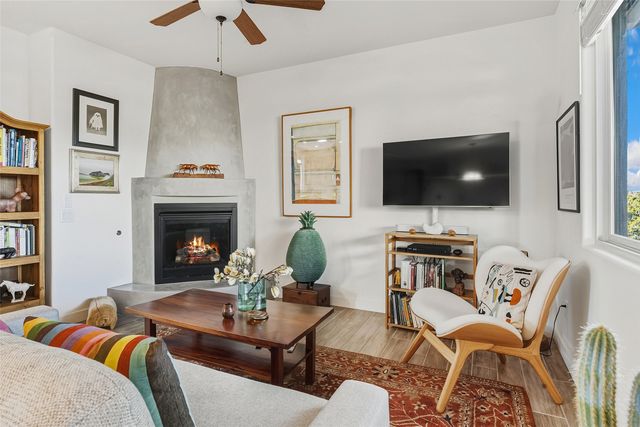 8 Via Harena, Santa Fe, NM 87507