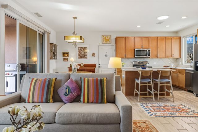 8 Via Harena, Santa Fe, NM 87507