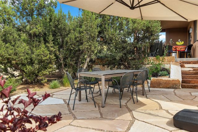 8 Via Harena, Santa Fe, NM 87507