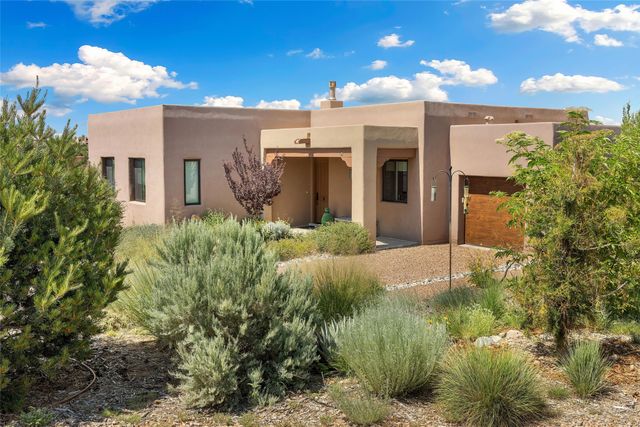 8 Via Harena, Santa Fe, NM 87507