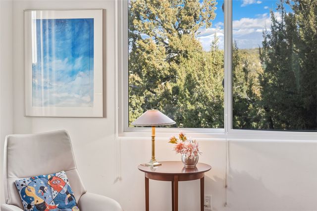 8 Via Harena, Santa Fe, NM 87507