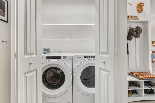 8 Via Harena, Santa Fe, NM 87507