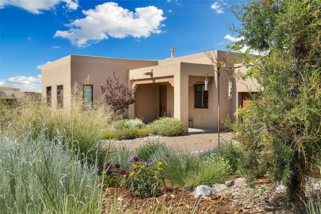 8 Via Harena, Santa Fe, NM 87507
