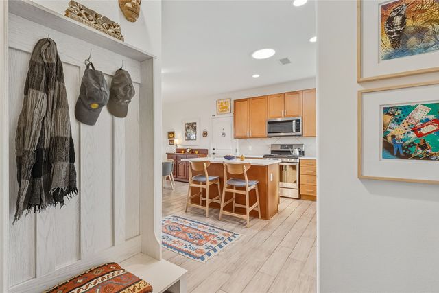 8 Via Harena, Santa Fe, NM 87507