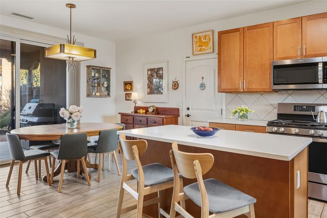 8 Via Harena, Santa Fe, NM 87507