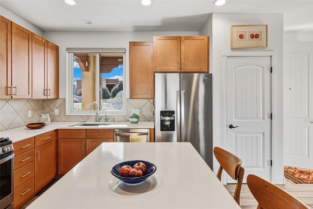 8 Via Harena, Santa Fe, NM 87507