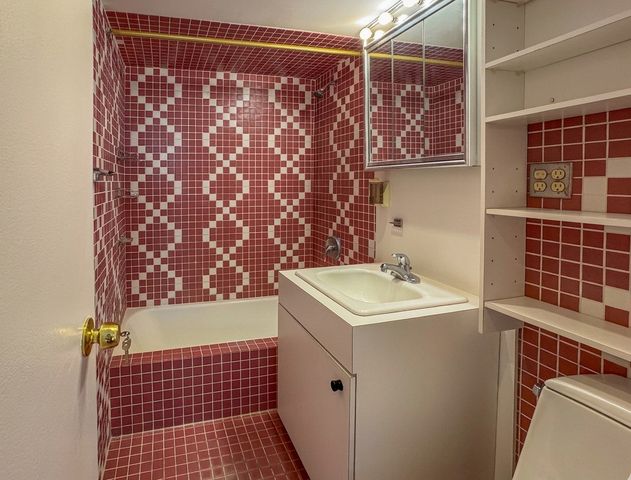 1516 Hinman Avenue 603, Evanston, IL 60201