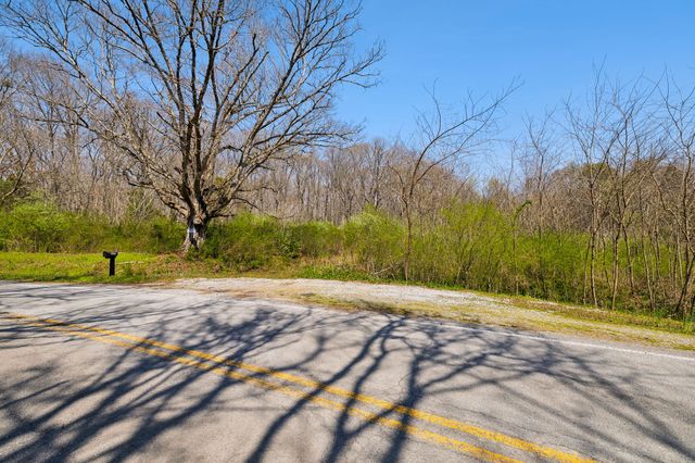 1300 Old Sugar Limb Rd, Loudon, TN 37774