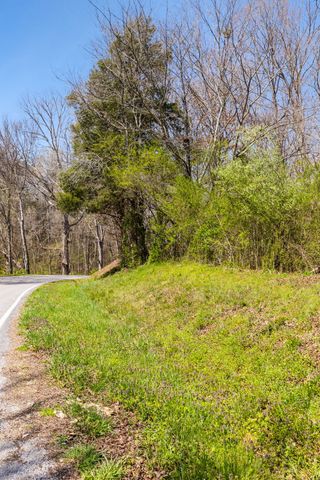 1300 Old Sugar Limb Rd, Loudon, TN 37774