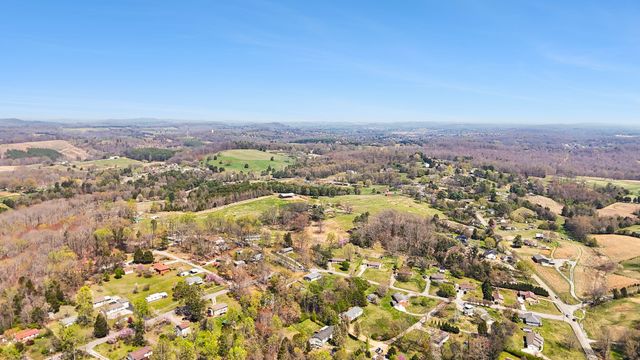 1300 Old Sugar Limb Rd, Loudon, TN 37774