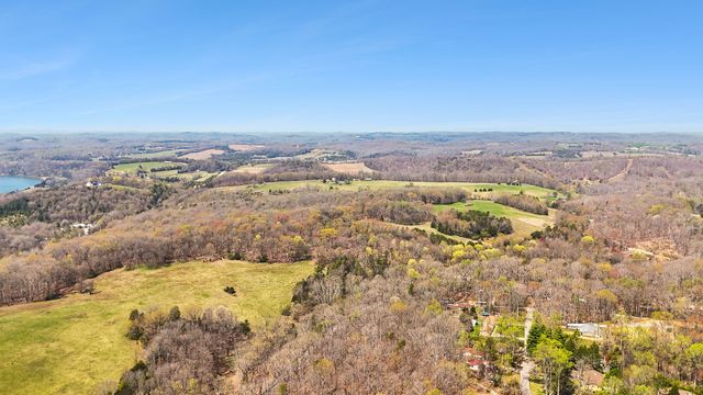 1300 Old Sugar Limb Rd, Loudon, TN 37774
