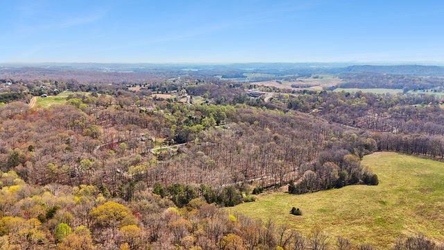 1300 Old Sugar Limb Rd, Loudon, TN 37774