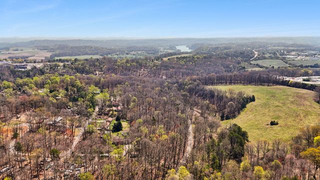 1300 Old Sugar Limb Rd, Loudon, TN 37774