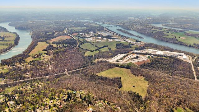 1300 Old Sugar Limb Rd, Loudon, TN 37774