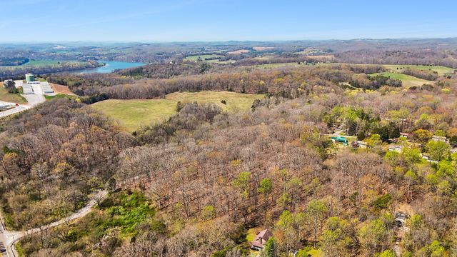 1300 Old Sugar Limb Rd, Loudon, TN 37774