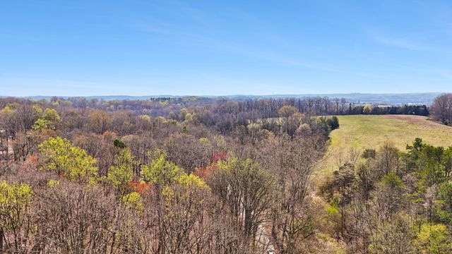 1300 Old Sugar Limb Rd, Loudon, TN 37774