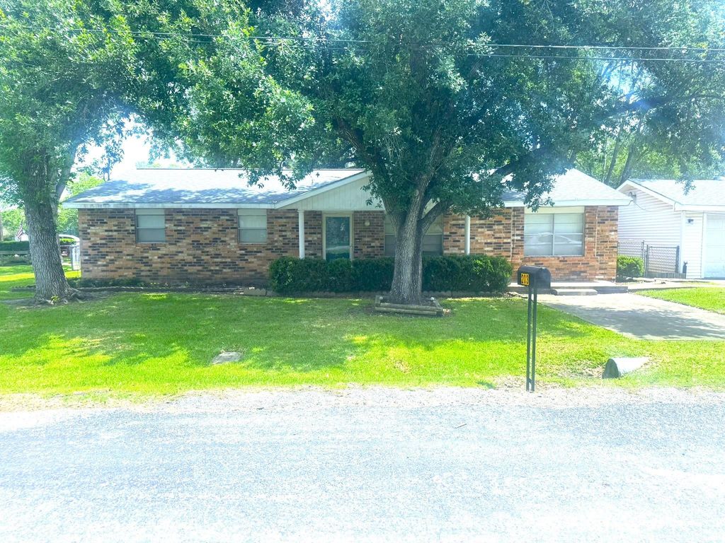 203 Franklin Road, Wharton, TX 77488