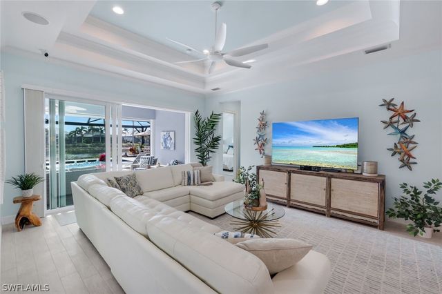 6475 Warwick AVE, Naples, FL 34113