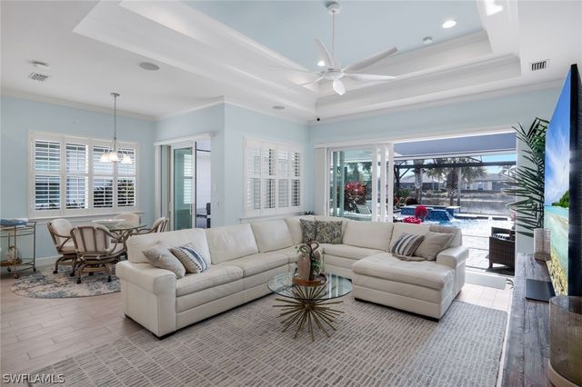 6475 Warwick AVE, Naples, FL 34113