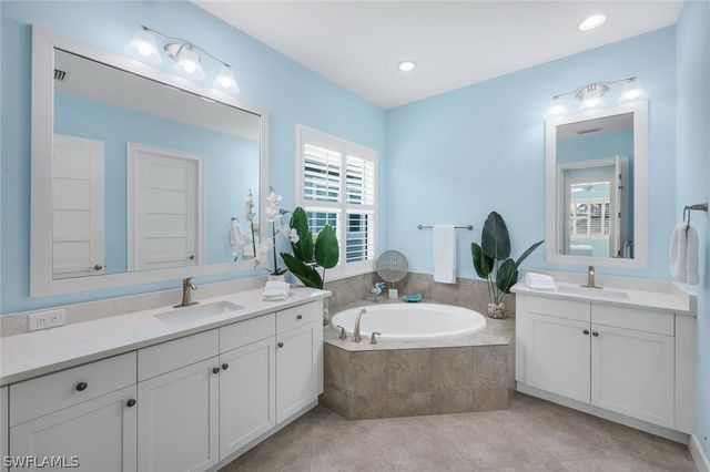 6475 Warwick AVE, Naples, FL 34113