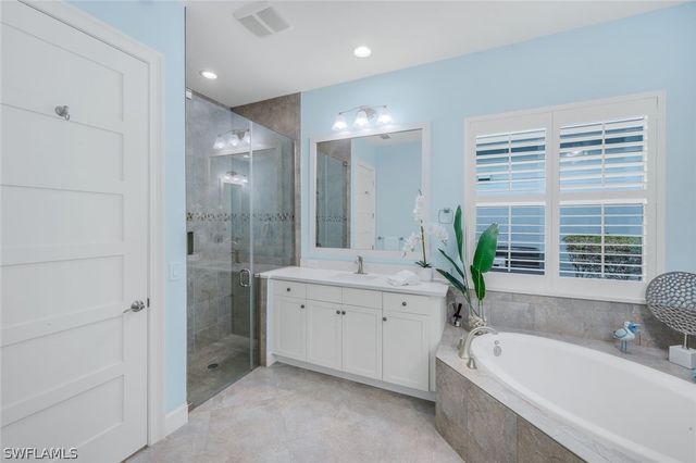 6475 Warwick AVE, Naples, FL 34113