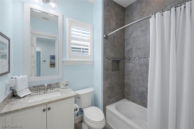 6475 Warwick AVE, Naples, FL 34113