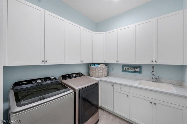 6475 Warwick AVE, Naples, FL 34113