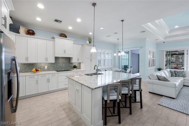 6475 Warwick AVE, Naples, FL 34113