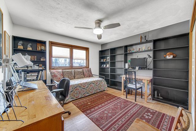 95 Diana Road, Ogden Dunes, IN 46368