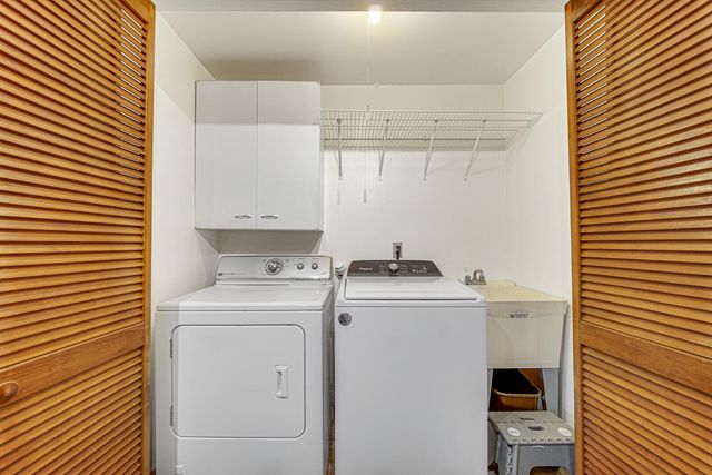 95 Diana Road, Ogden Dunes, IN 46368