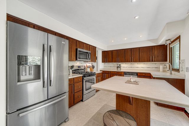 95 Diana Road, Ogden Dunes, IN 46368