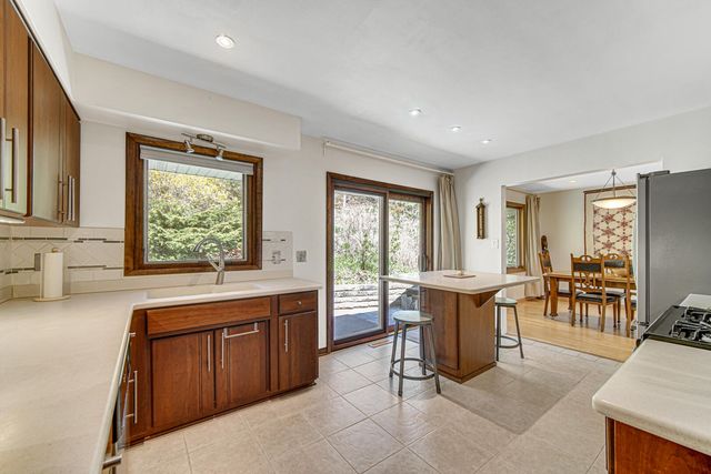 95 Diana Road, Ogden Dunes, IN 46368