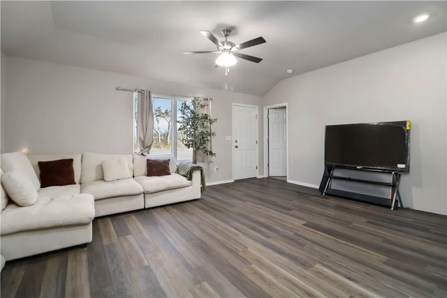 696 Saydi Street, Elkins, AR 72727