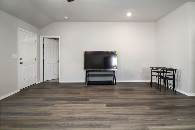 696 Saydi Street, Elkins, AR 72727