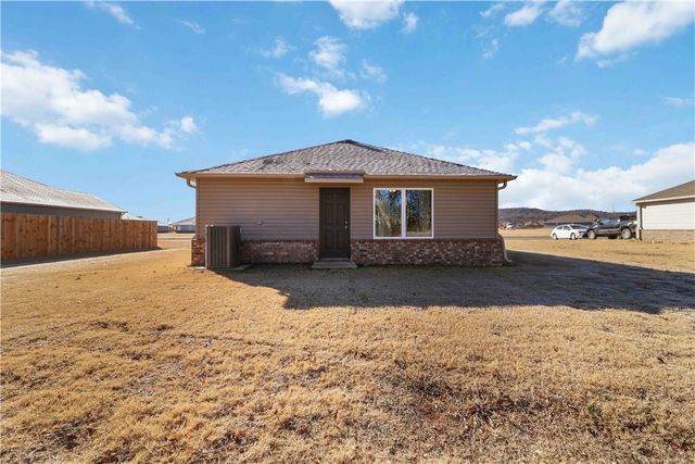 696 Saydi Street, Elkins, AR 72727