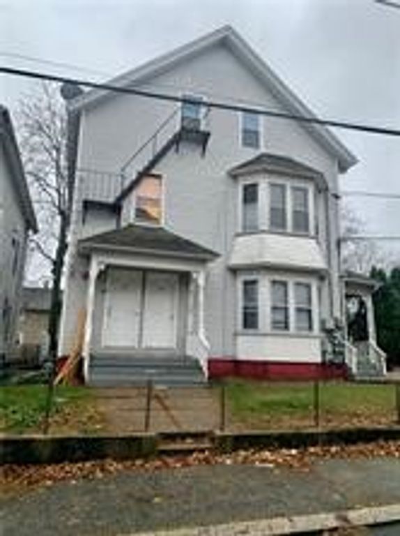 15 Angle Street, Pawtucket, RI 02865