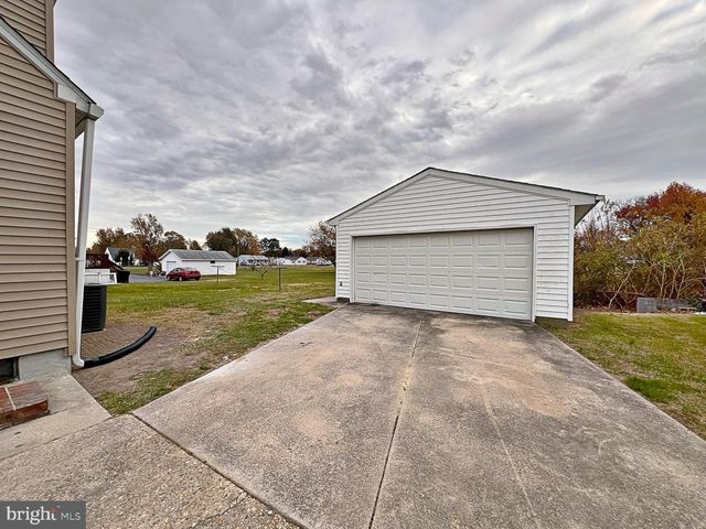 916 FOREST ST, Dover, DE 19904