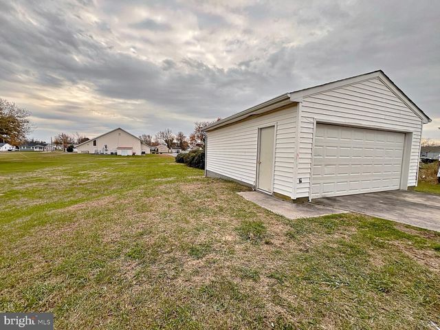 916 FOREST ST, Dover, DE 19904