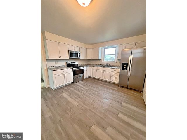 916 FOREST ST, Dover, DE 19904