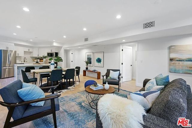 842 11th St 1, Santa Monica, CA 90403