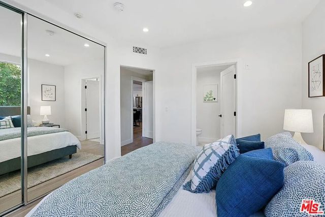 842 11th St 1, Santa Monica, CA 90403