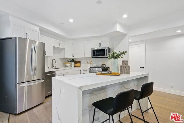 842 11th St 1, Santa Monica, CA 90403