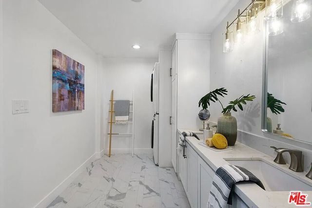 842 11th St 1, Santa Monica, CA 90403