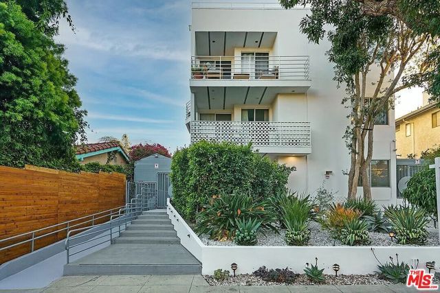 842 11th St 1, Santa Monica, CA 90403
