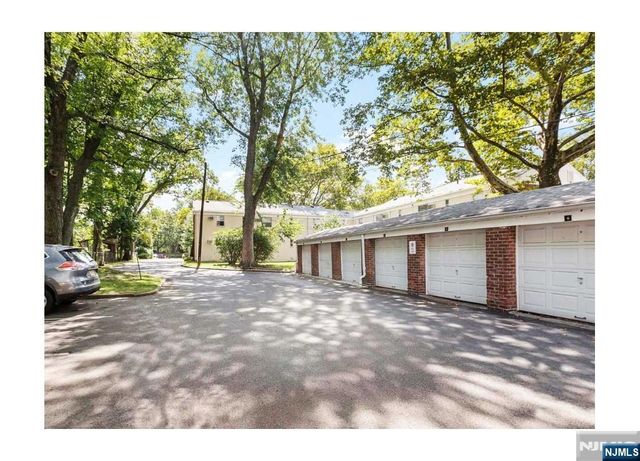 72 Lakeview Avenue B, Leonia, NJ 07605