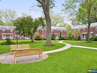 72 Lakeview Avenue B, Leonia, NJ 07605