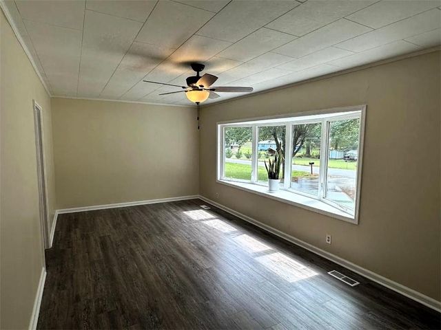 121 Hunt NE Drive, Calhoun, GA 30701