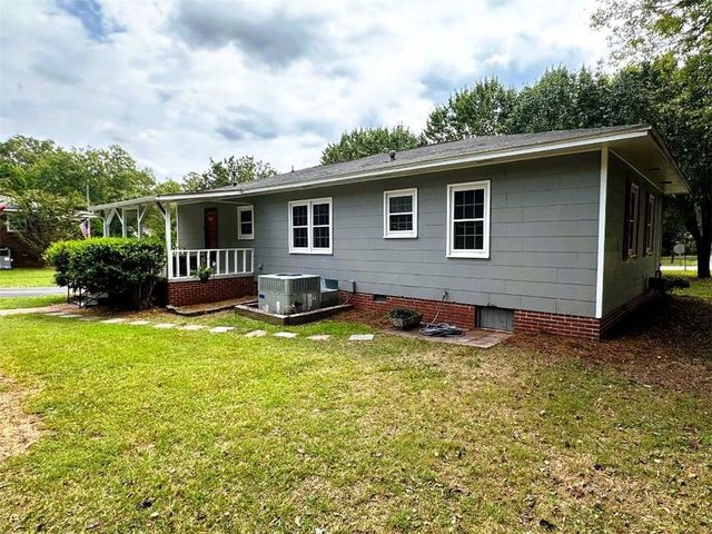 121 Hunt NE Drive, Calhoun, GA 30701